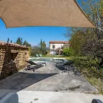 Nyaraló Rose Antique